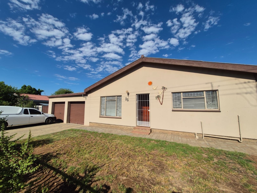 3 Bedroom Property for Sale in Meiringspark Western Cape